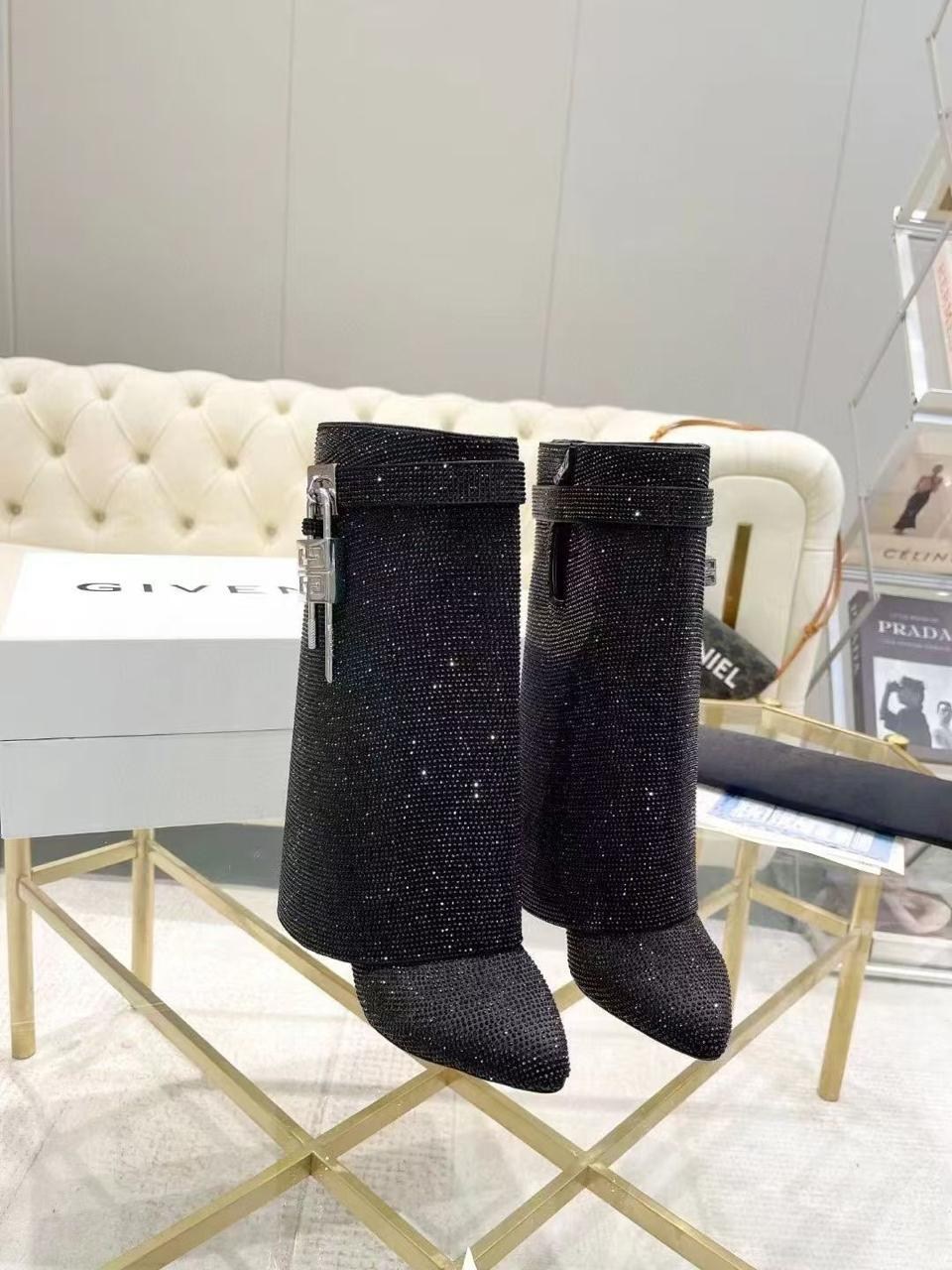 givenchy сапоги,сапоги живанши,элегантные сапоги,сапоги со стразами,сапог женский
