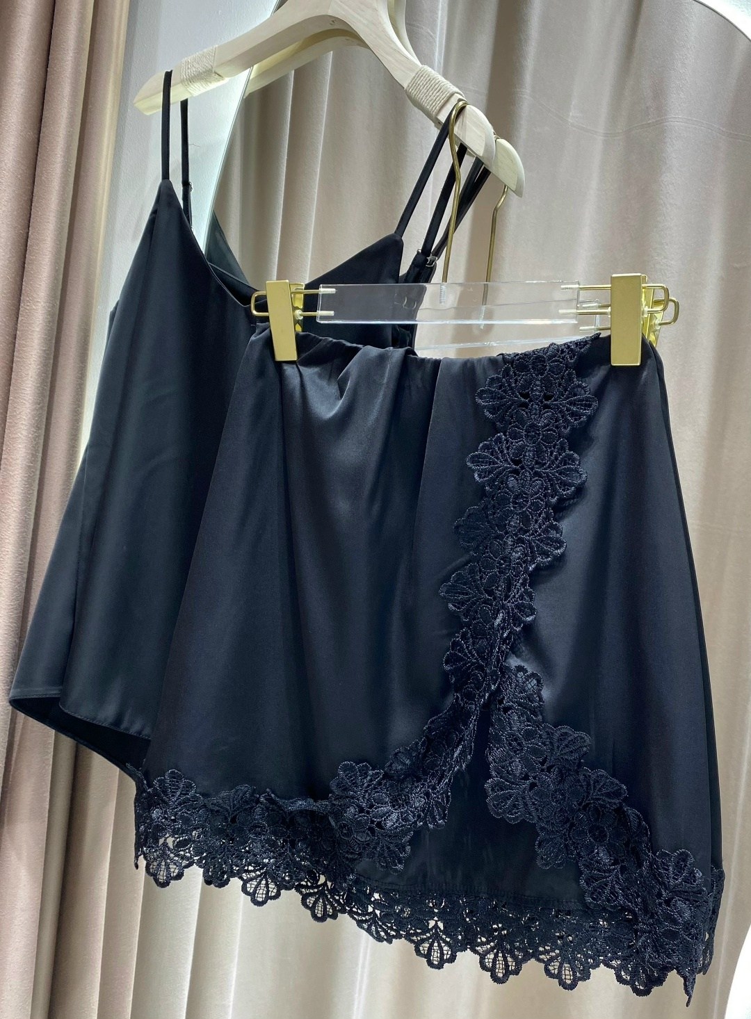 куртка замшевая,кожаные куртки,замшевая куртка женская,куртка бомбер,кожаная женская куртка