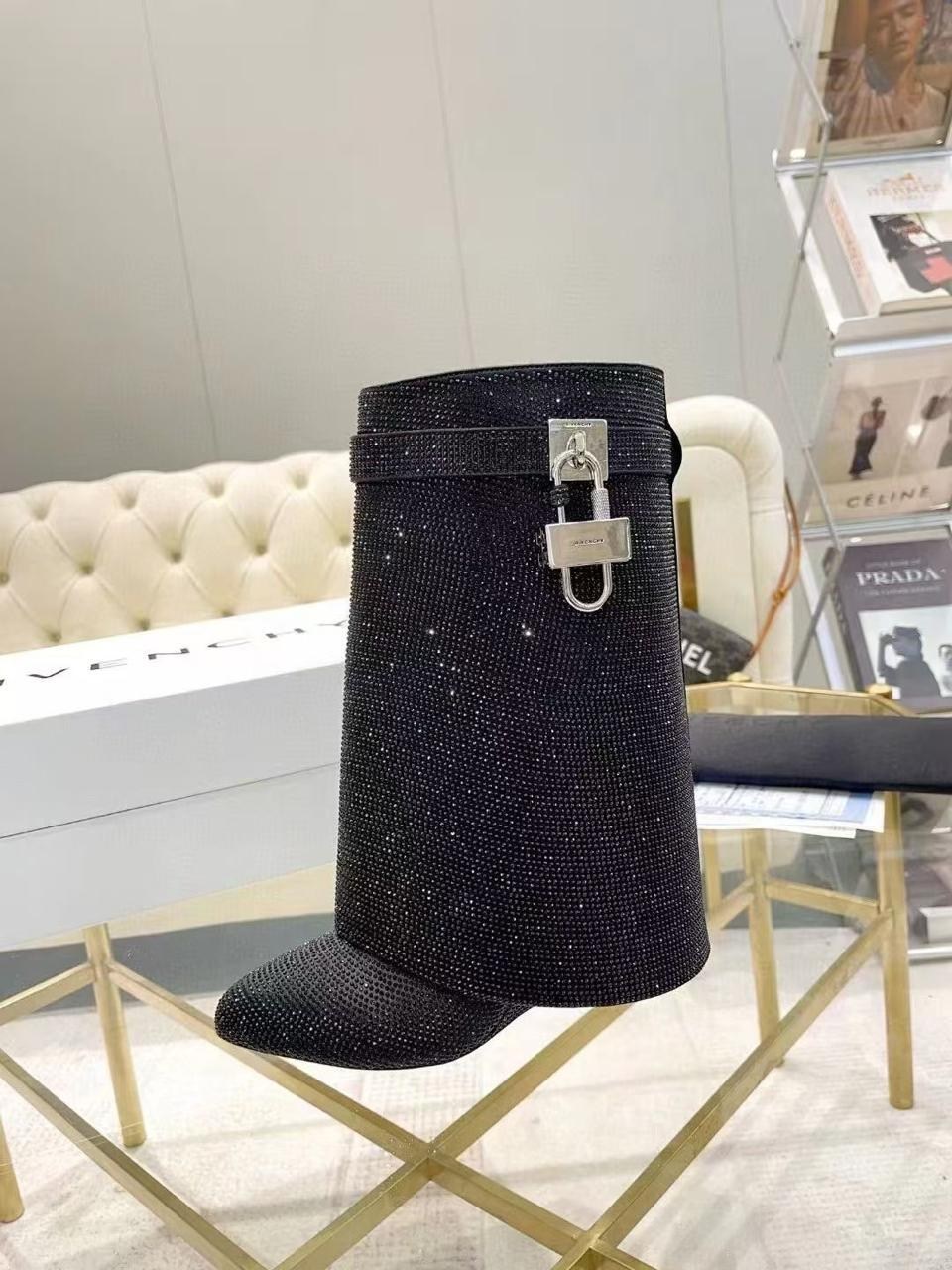 givenchy сапоги,сапоги живанши,элегантные сапоги,сапоги со стразами,сапог женский