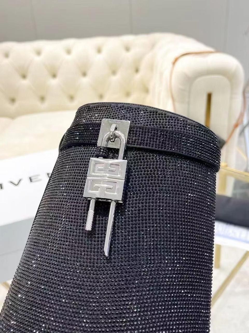 givenchy сапоги,сапоги живанши,элегантные сапоги,сапоги со стразами,сапог женский