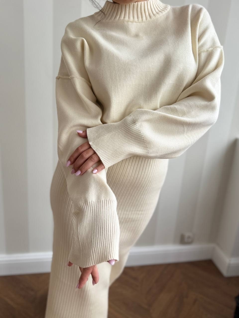 трикотажные костюмы,вязаный костюм с юбкой,стильный трикотажный костюм,вязаные костюмы,трикотажные костюмы женские с юбкой