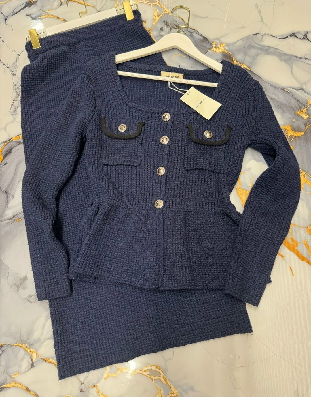 элегантные костюмы,трикотажные костюмы,твидовый костюм с юбкой,костюм с юбкой трикотажный,вязаный костюм с юбкой