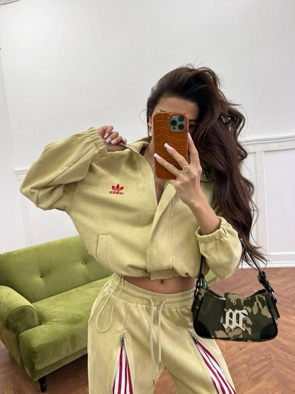 кожаные куртки,спортивные костюм,косуха оверсайз кожаная куртка,костюмы спортивные женские,куртка косуха