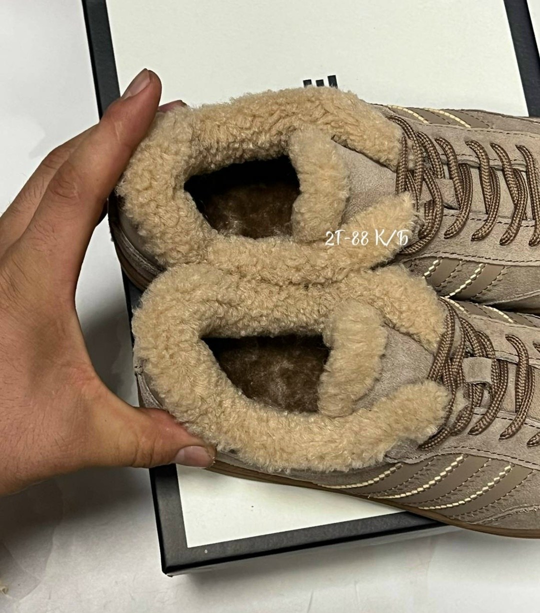 , теплая,повседневная ,спортивная ,кроссовки женскиe