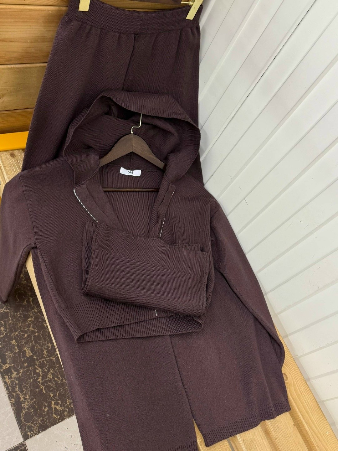 костюмы брючные,женские костюмы,вязаные костюмы,костюм коричневый