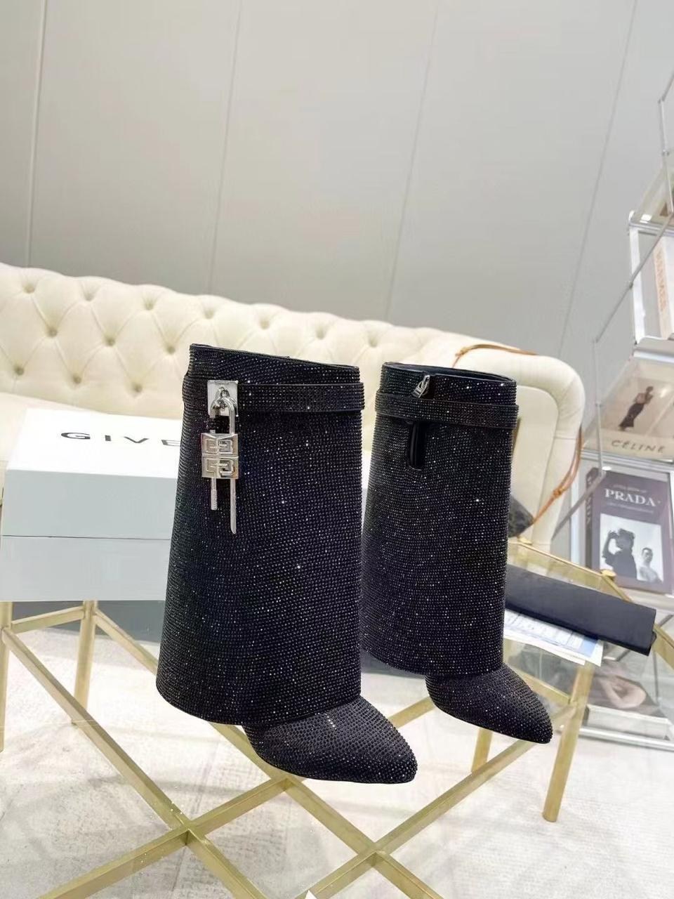 givenchy сапоги,сапоги живанши,элегантные сапоги,сапоги со стразами,сапог женский
