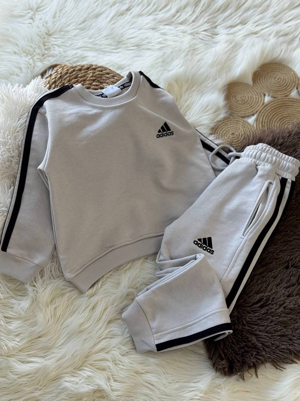 спортивный костюм adidas,детский спортивный костюм adidas,спортивные костюм,костюмы адидас,костюмы для мальчиков