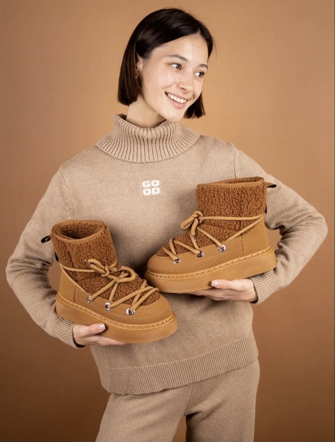 ,зимняя женская ,ботинка женские зимние,женские угги,теплая