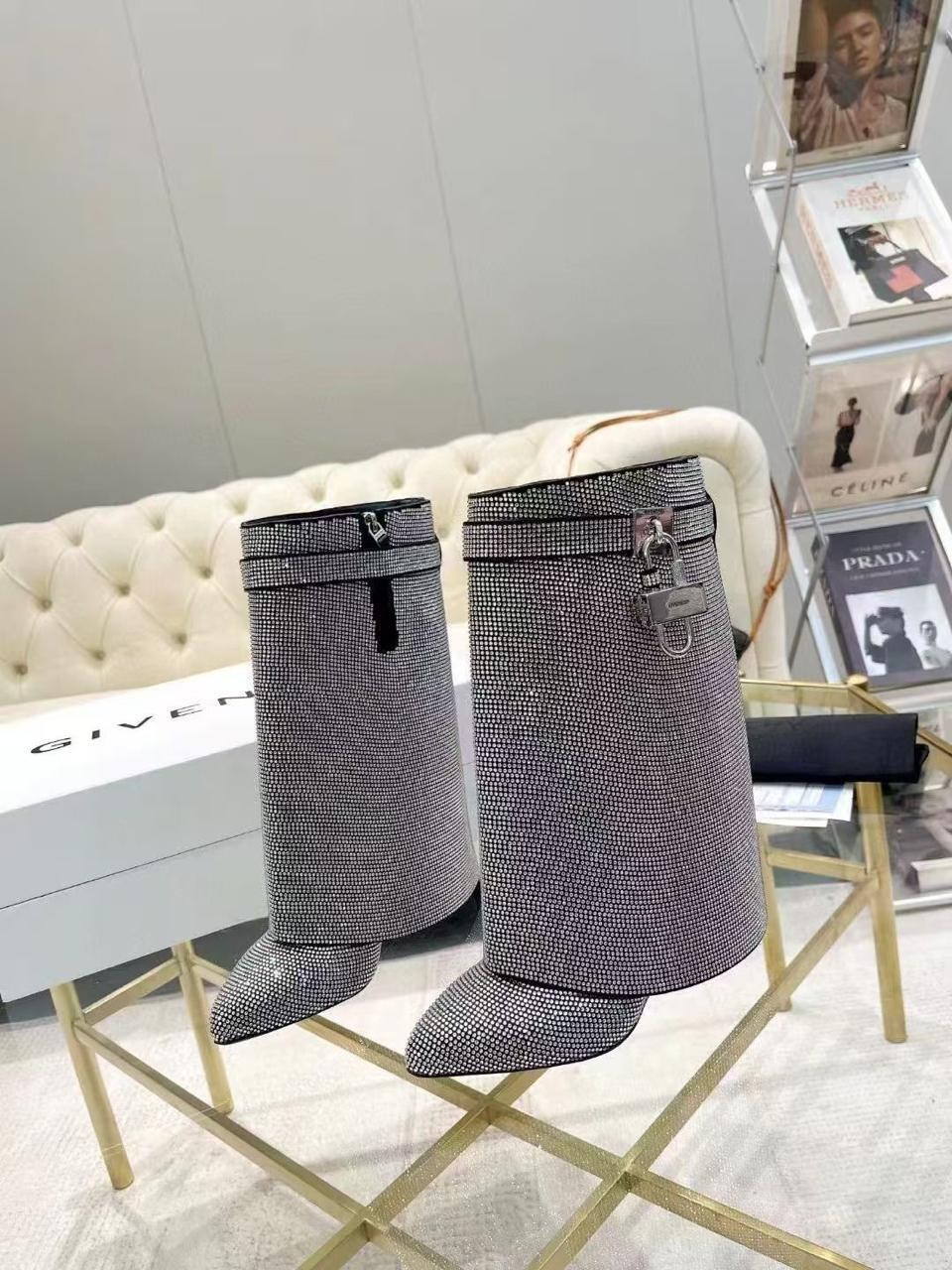 givenchy сапоги,сапоги живанши,элегантные сапоги,сапоги со стразами,сапог женский