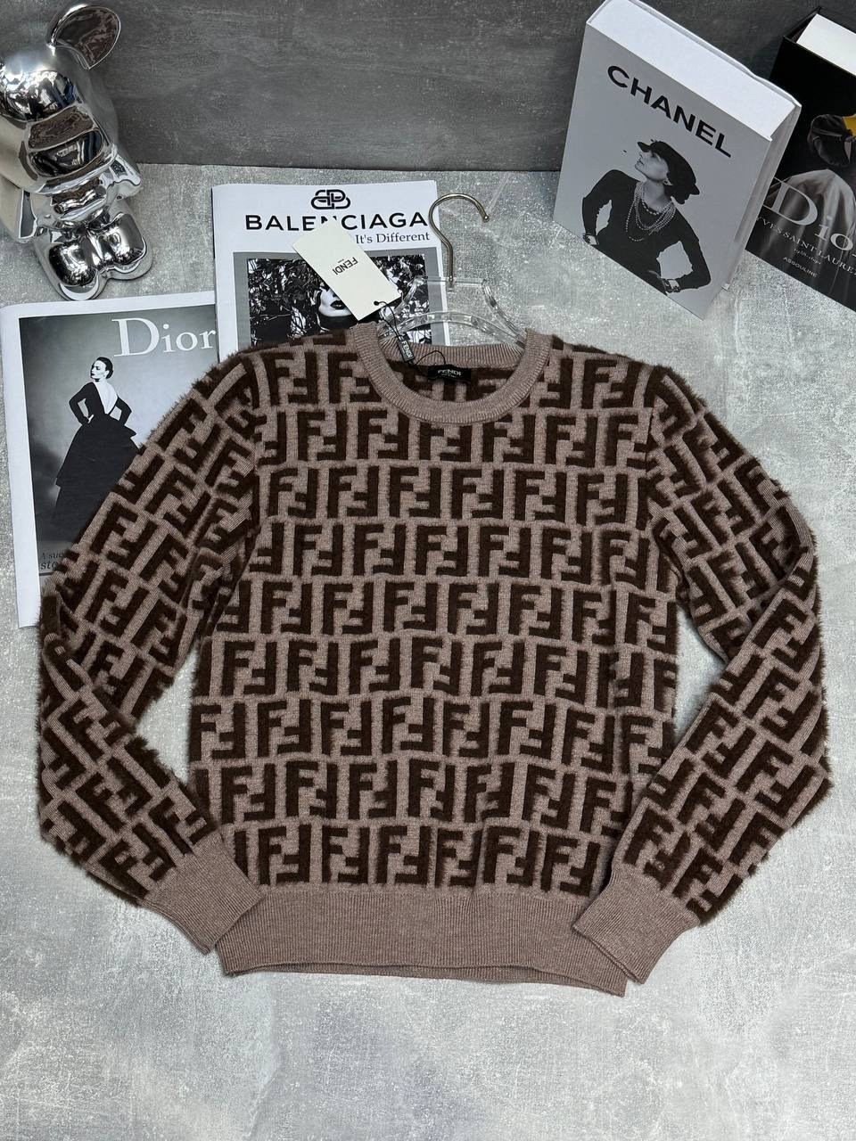 свитер fendi,джемпер fendi,свитер фенди,свитеры модные,джемпер фенди
