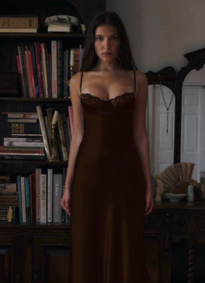 платье,атласное платье,коричневое платье,стильное платье,платье женское коричневое