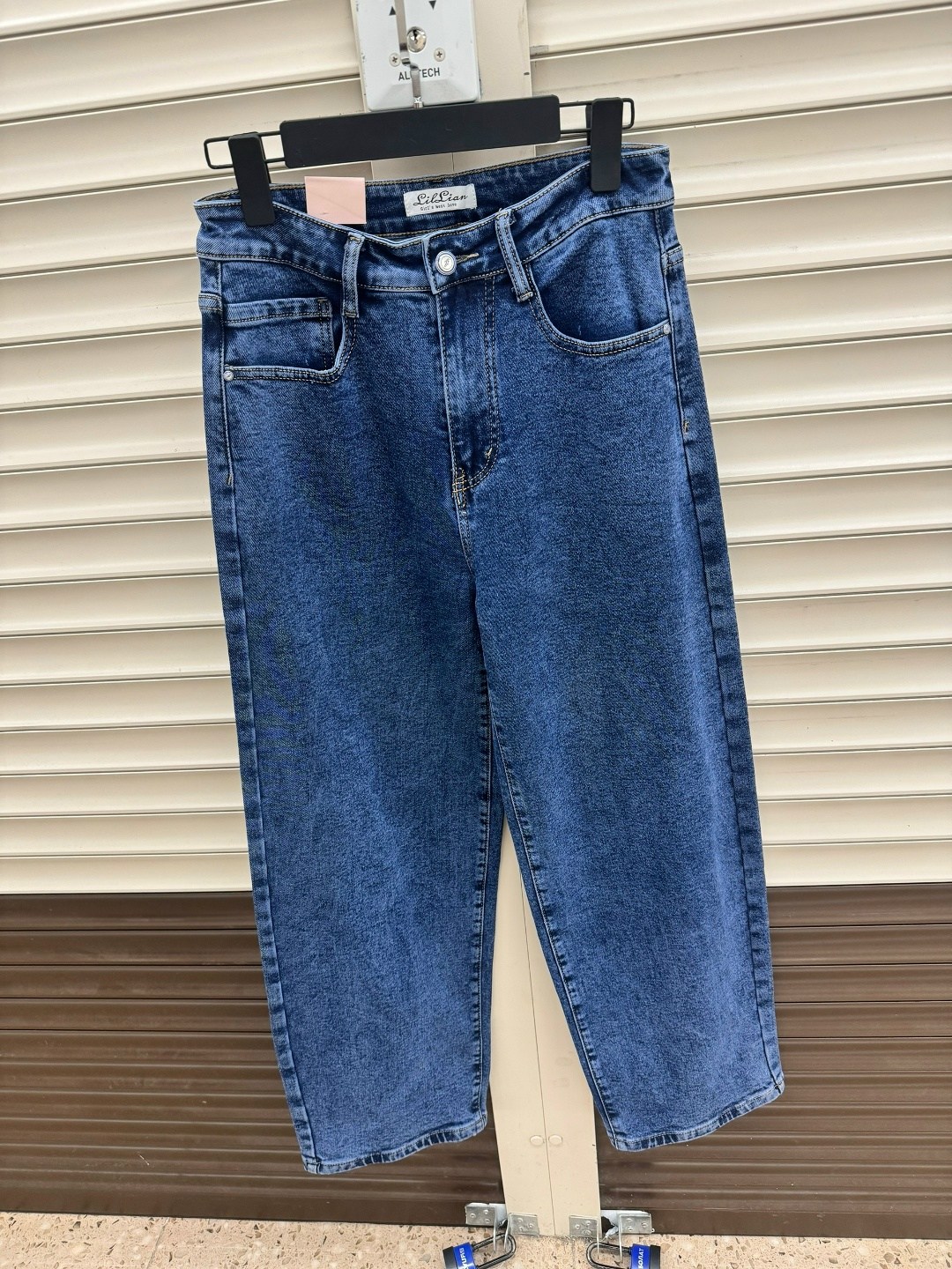 джинсы женские,одежда джинсы,джинсы женские мом,стильные джинсы,брюки джинсы