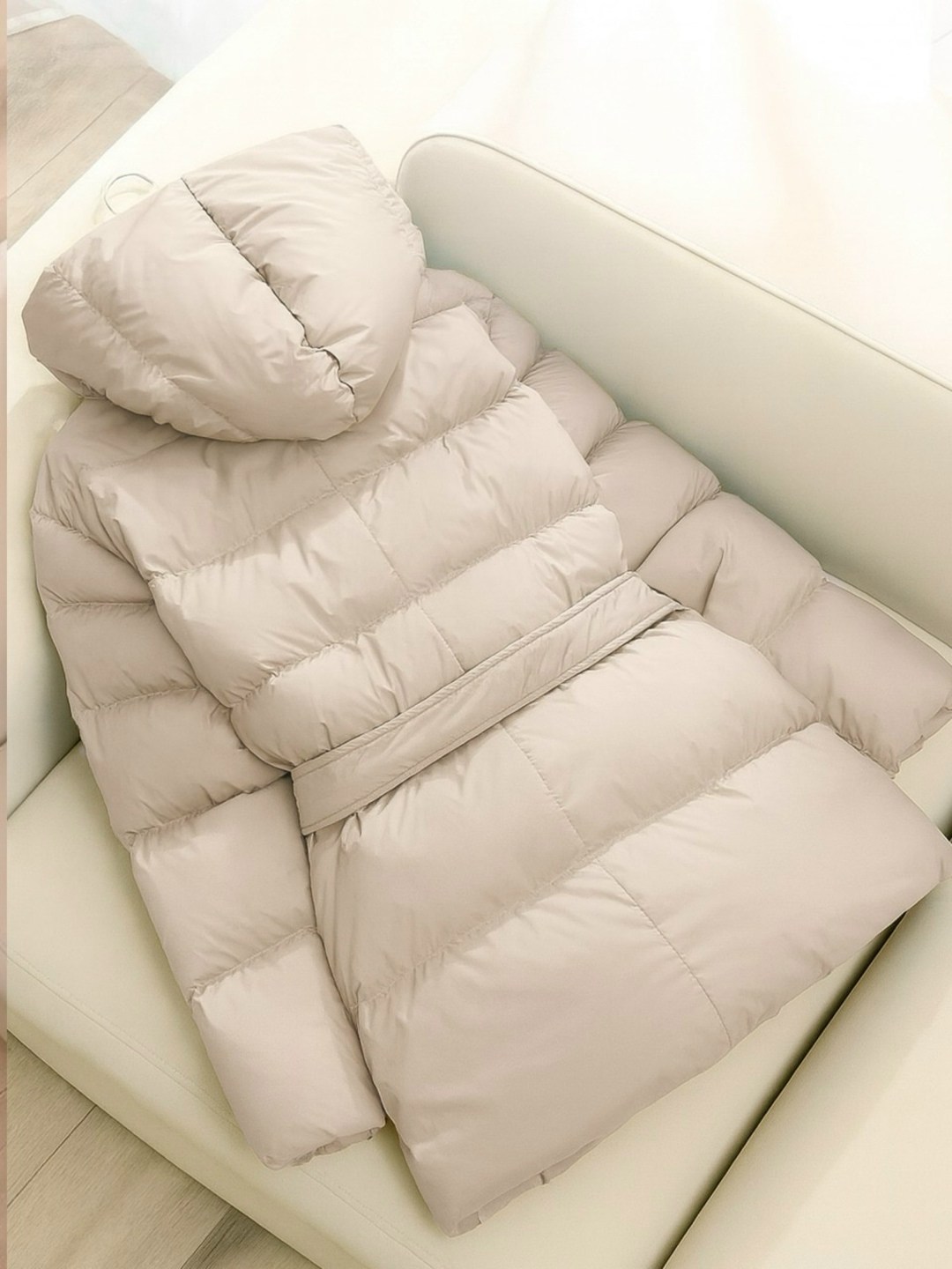 модные пуховики,куртка пуховик,куртка пуховик зимний удлиненный с капюшоном,пуховик куртка зимний,пуховик с поясом