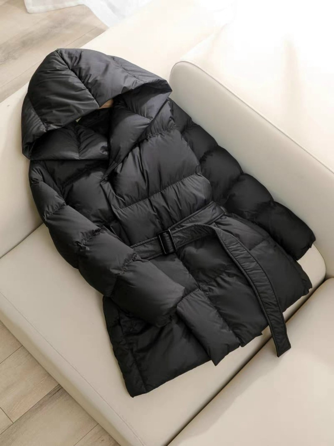 модные пуховики,куртка пуховик,куртка пуховик зимний удлиненный с капюшоном,пуховик куртка зимний,пуховик с поясом