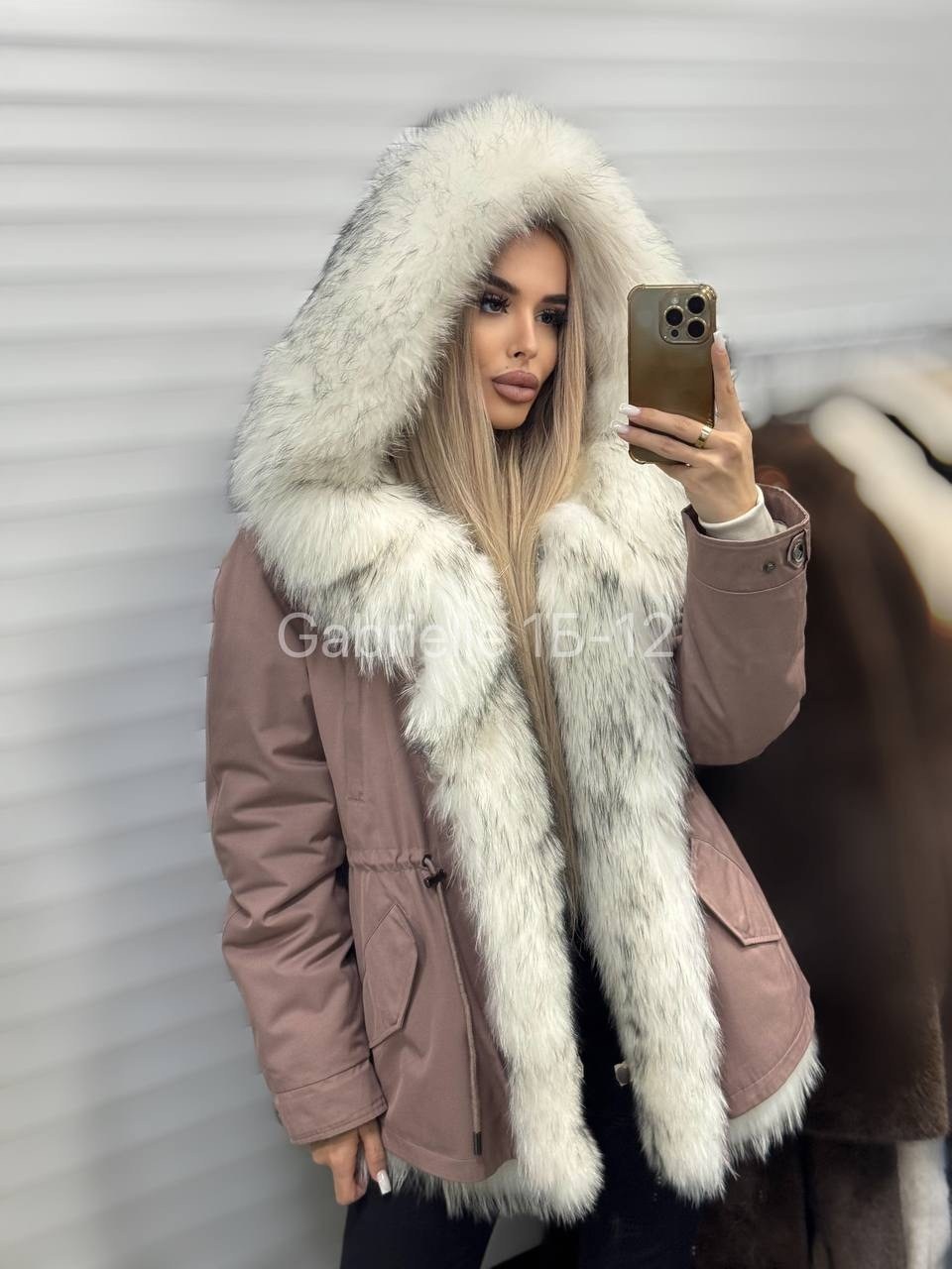 парка с натуральным мехом,парка женская с натуральным мехом,парка с мехом,женская парка с мехом,парка зимняя с мехом