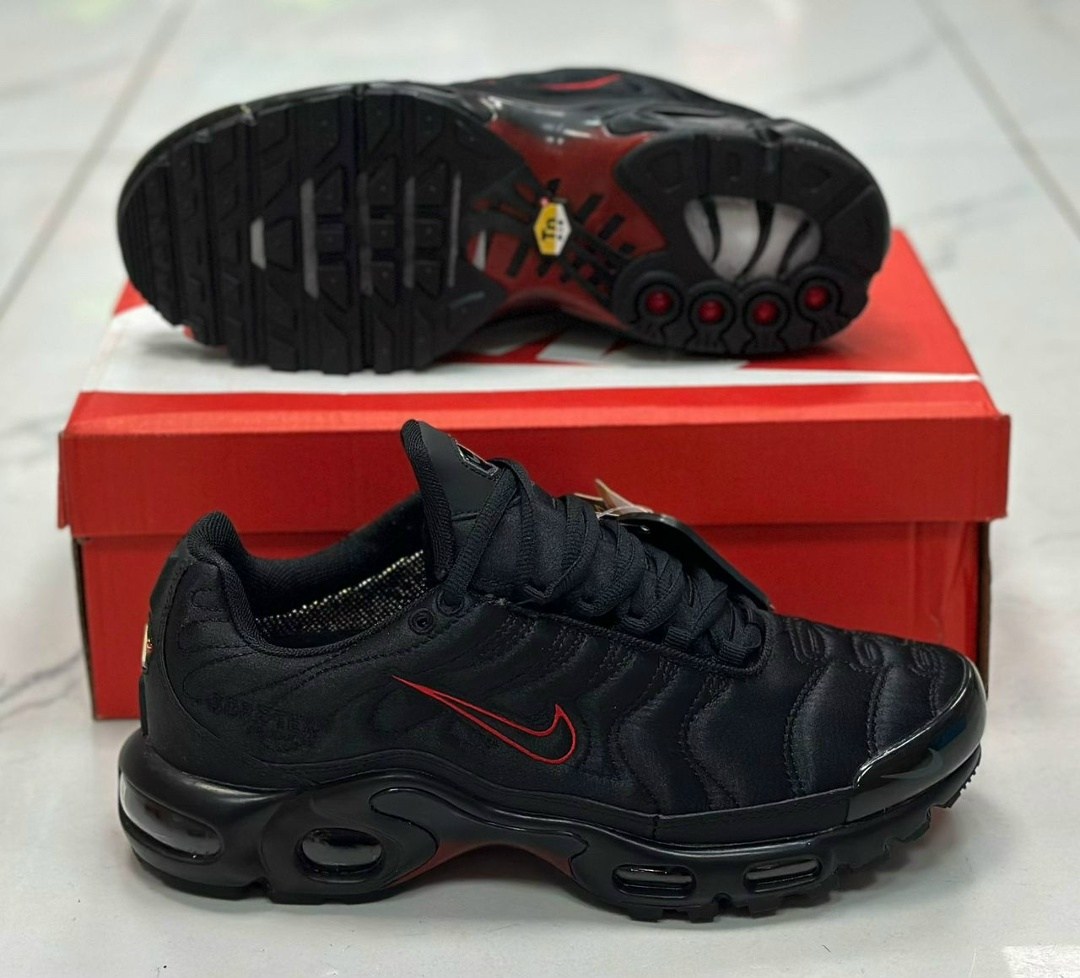 кроссовки nike air max plus tn,кроссовки nike air max tn plus мужские,кроссовки nike air max plus,nike air max tn plus black,nike air max tn plus