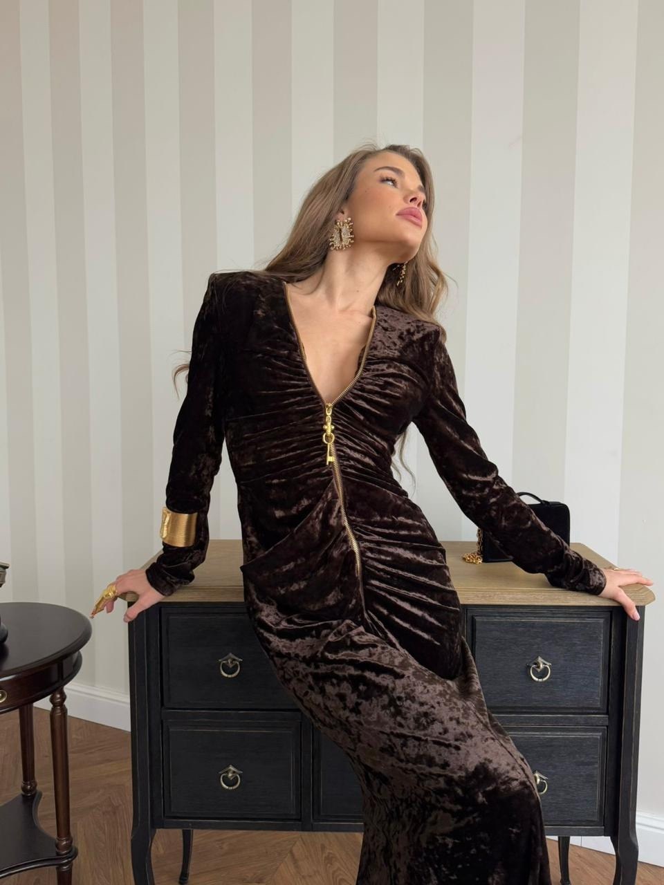 бархатное платье,платье из бархата,черное бархатное платье,вечернее платье из бархата,платье велюр