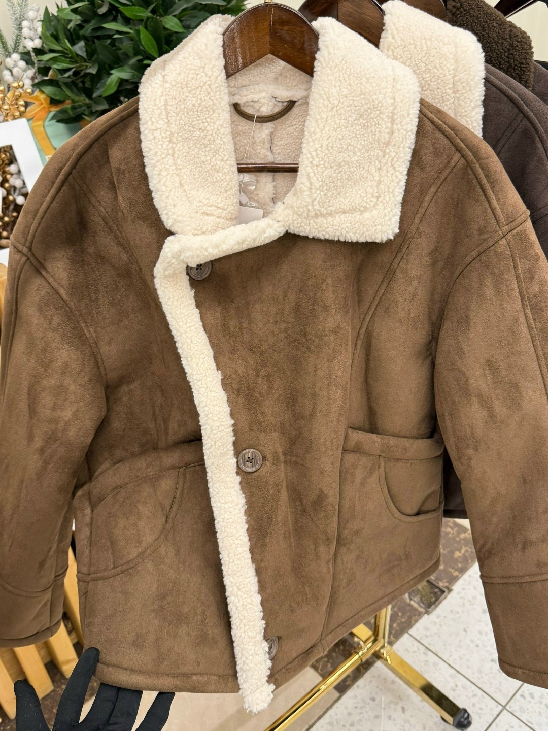 стильная дубленка,модная куртка,пальто модное,модные дубленки 2025 женские тренды,дубленка женская