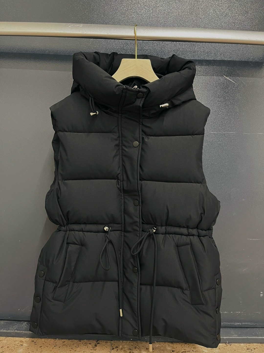 жилетка женская,теплый жилет,жилет женский,жилетка теплая,жилет с капюшоном женский