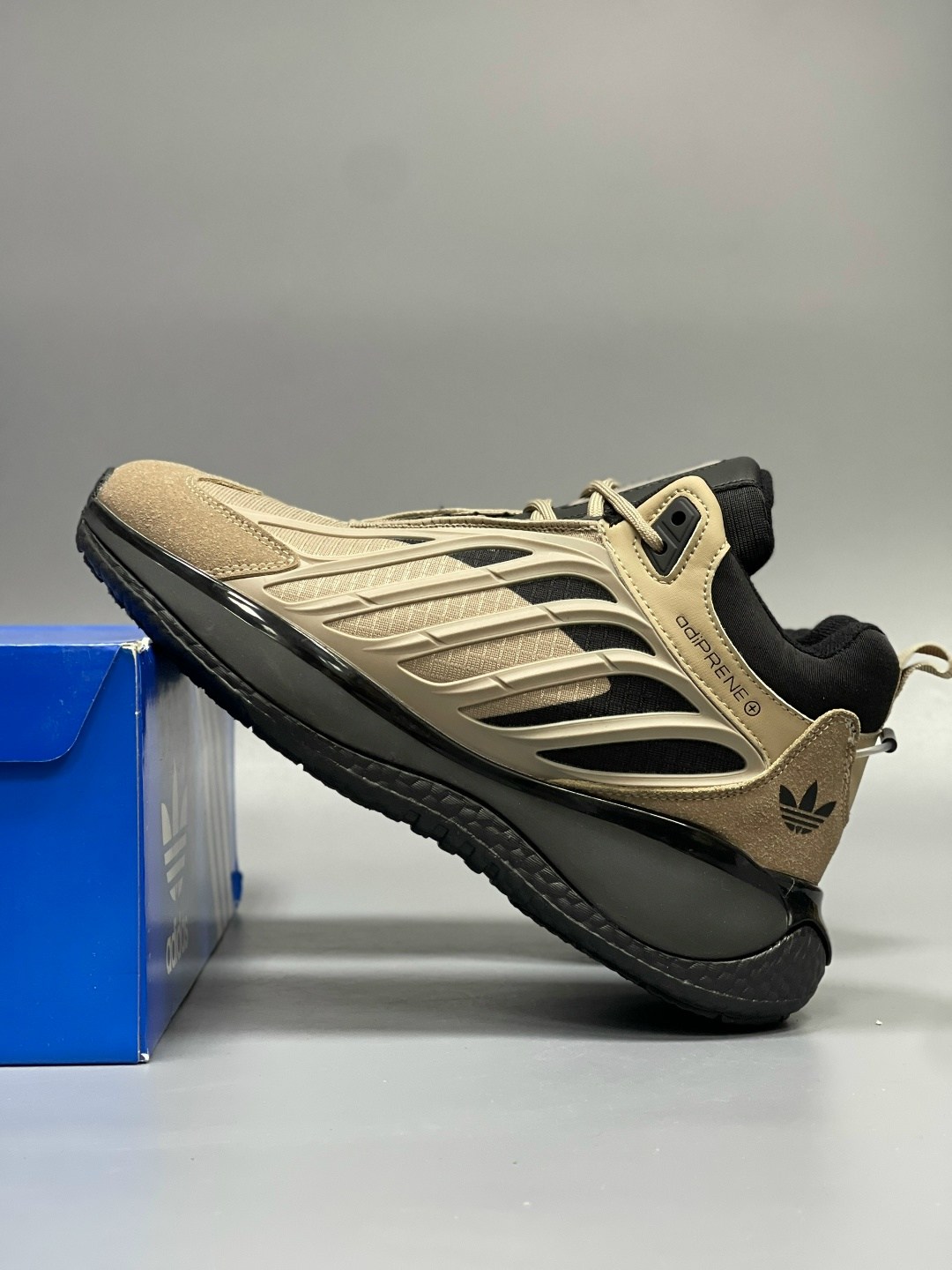 кроссовки мужские adidas,кроссовки adidas,кроссовки adidas ozelia,кроссовки,кроссовки мужские adidas ozrah