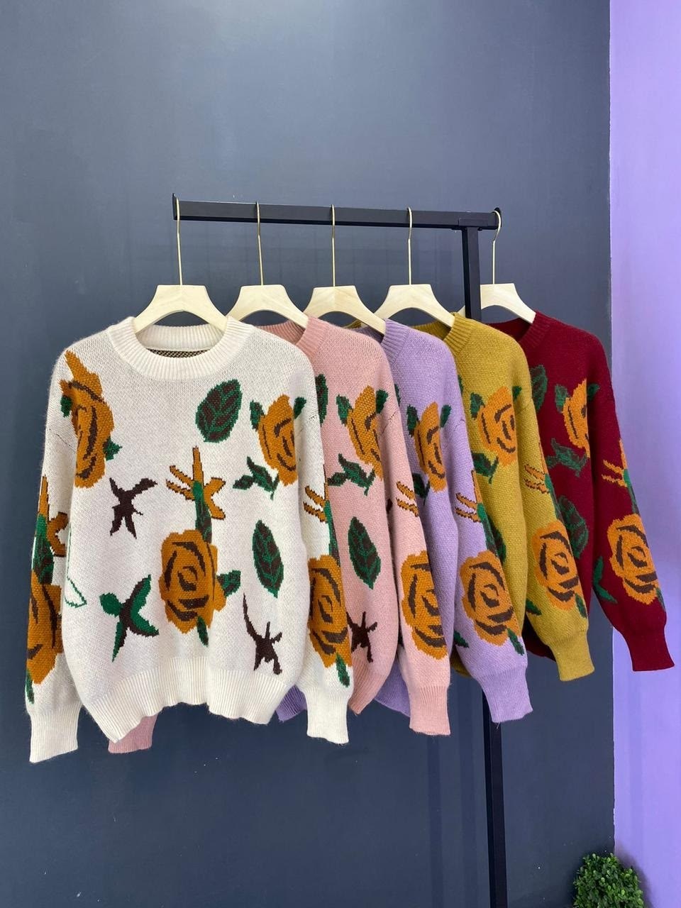 женский свитер,свитер с вышивкой,вязаные свитера женские,свитер гуччи женский,свитер с вышитыми цветами
