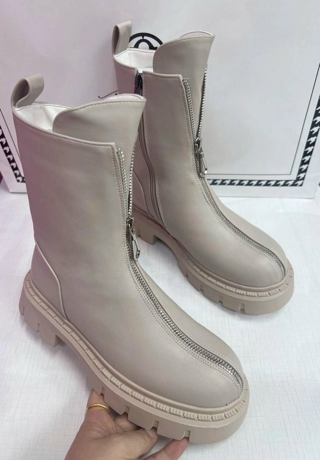 модные короткие зимние замшевые ботинки,,ботинка женские зимние,замшевые зимние ботинки, женская зимняя