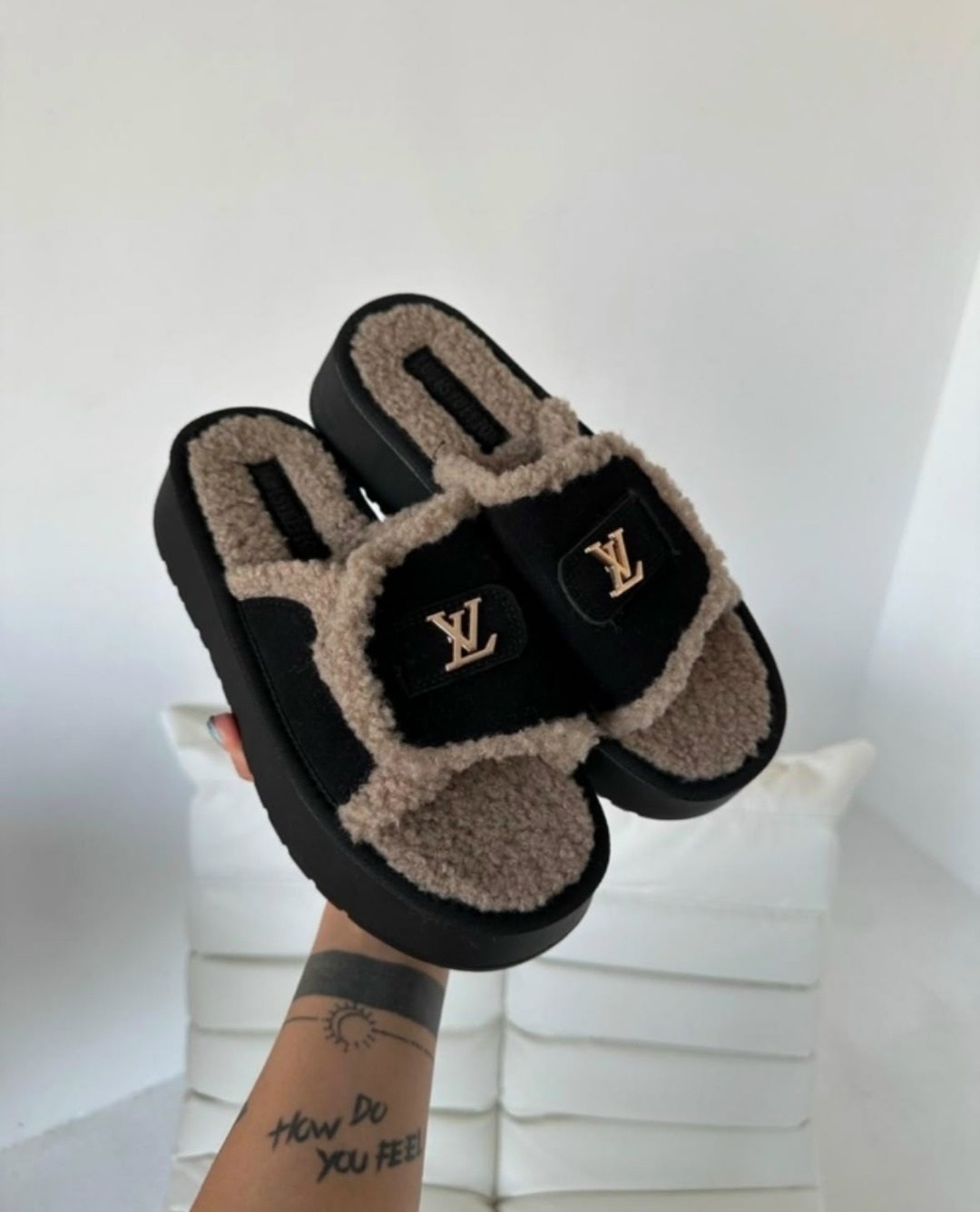 ,луи виттон тапки мужские,тапочки louis vuitton,модные тапочки,меховые тапки луи виттон