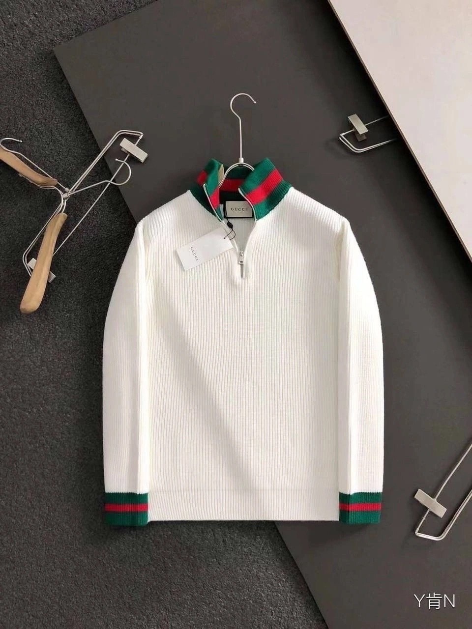 куртка gucci,кожаная куртка gucci,кожаный бомбер gucci,куртка гуччи,бомбер gucci