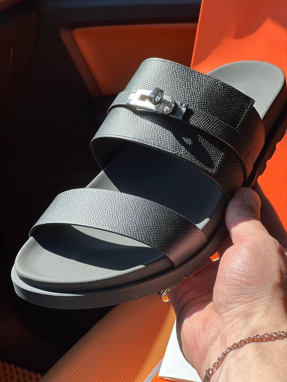 hermes шлепанцы,,мужские шлепанцы,шлепанцы стильные,сандалии hermes