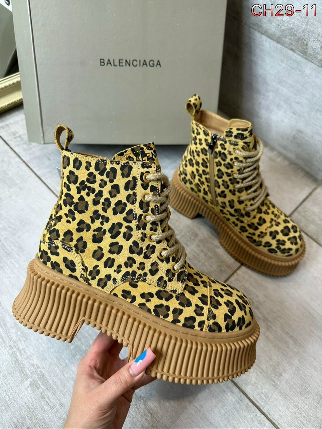 ,модная женская ,женские ботинки,леопардовые ботинки,женская