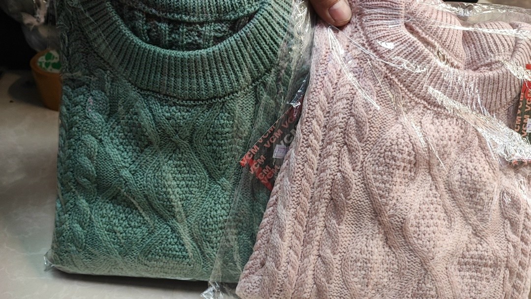 свитер вязаный повседневный,вязаные свитера женские,свитера женские,модные свитера,вязаные свитера