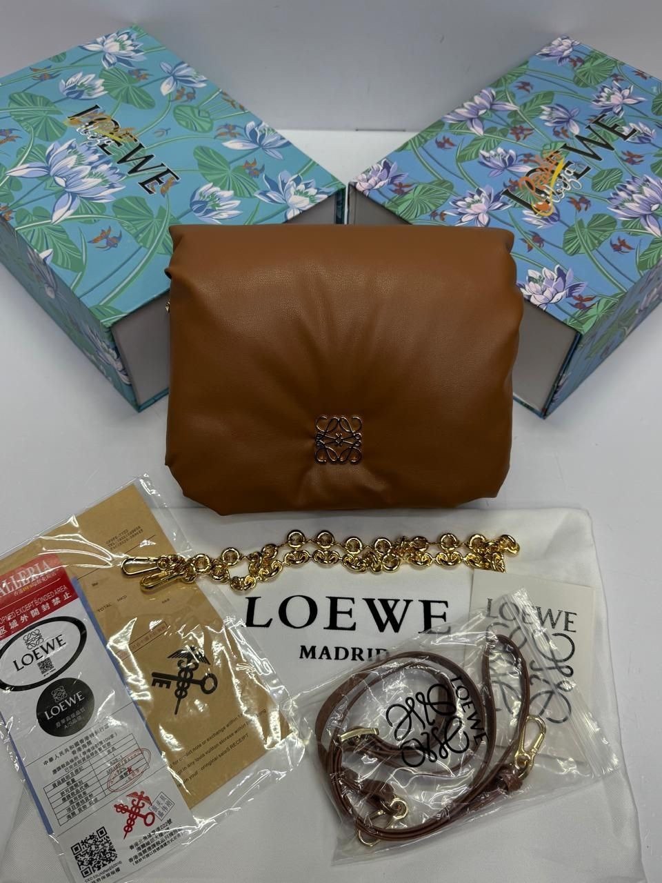 loewe сумка,сумка на плечо loewe,сумка,женская сумка loewe,женский сумка