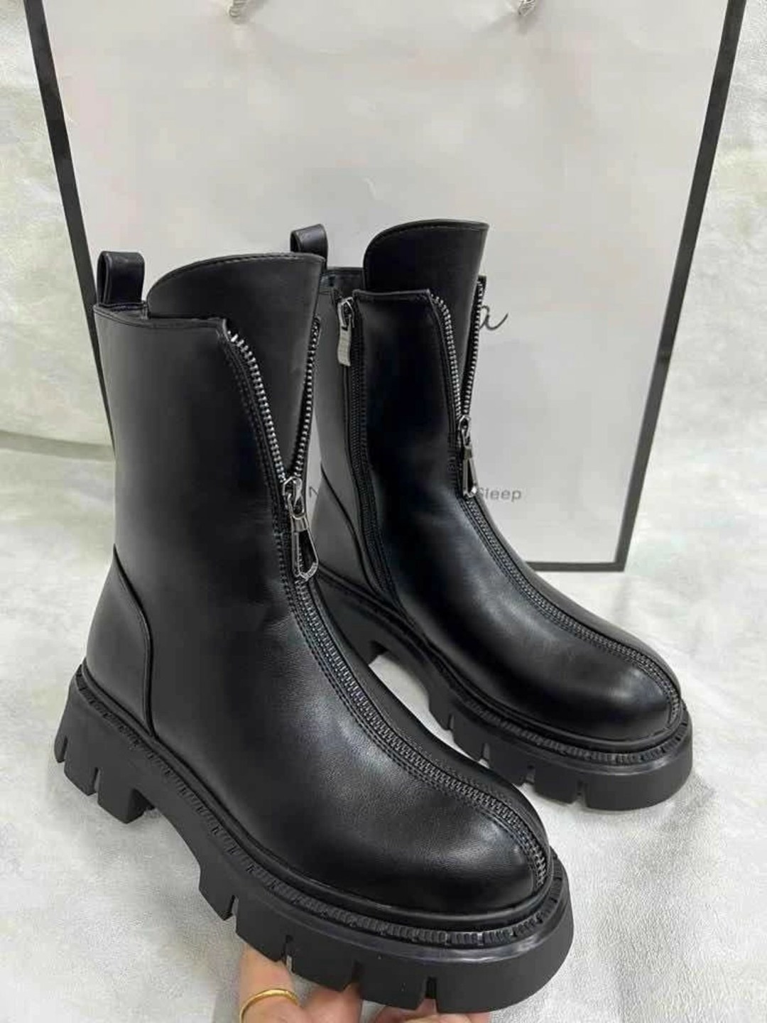 модные короткие зимние замшевые ботинки,,ботинка женские зимние,замшевые зимние ботинки, женская зимняя