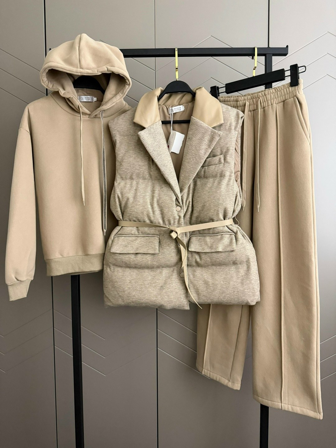 костюм тройка женский,бежевый костюм,костюм на флисе,стильные костюмы,женский костюм на флисе