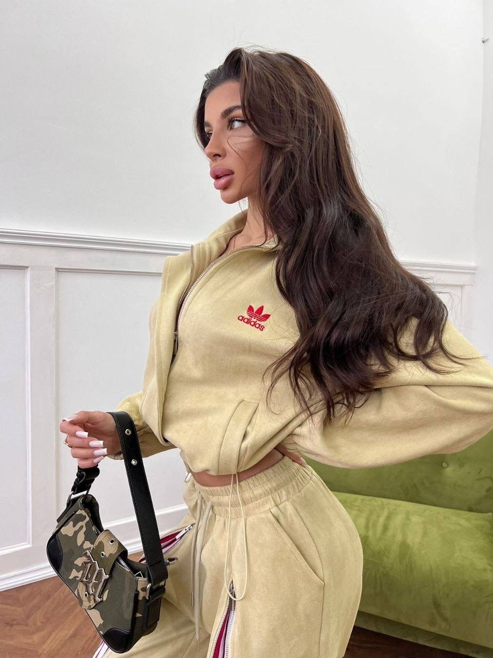 женские костюмы спортивные,спортивные костюм,женские костюмы,костюм на флисе,костюм с лампасами