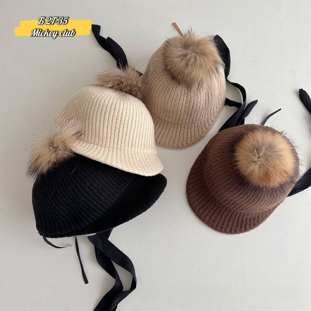 шапка с помпонами зимняя,детская зимняя шапка с помпонами,шапка с помпонами,шапка зимняя теплая вязаная,шапка с помпоном вязаная