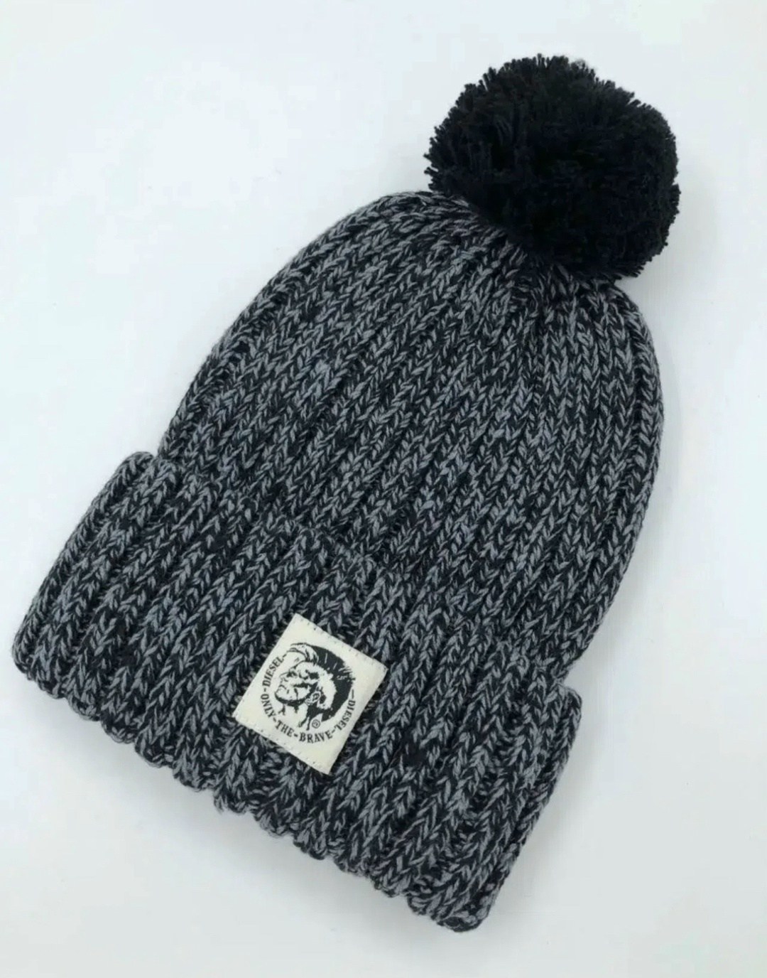 шапка мужская с помпоном,мужские шапки,шапка diesel,мужская зимняя шапка,шапка вязаная с помпон