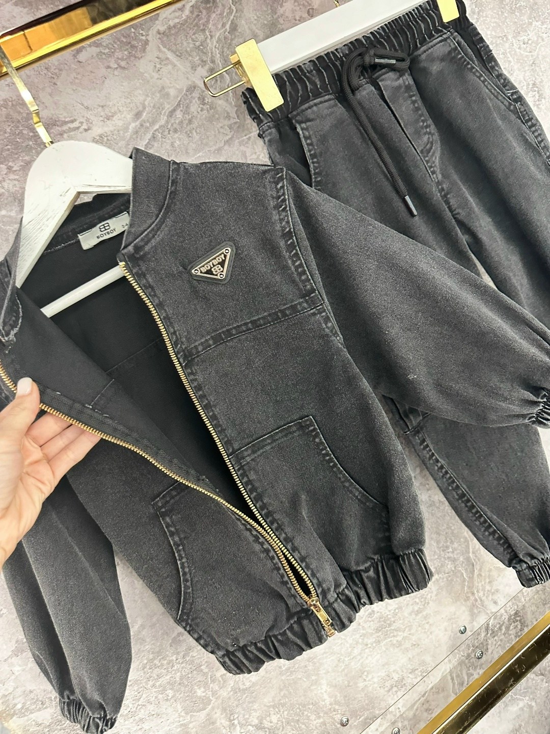 модные маленькие мальчики,очень стильный мальчик,стильный образ для мальчика,маленький мальчик одежда,детский модда малчик одиночка