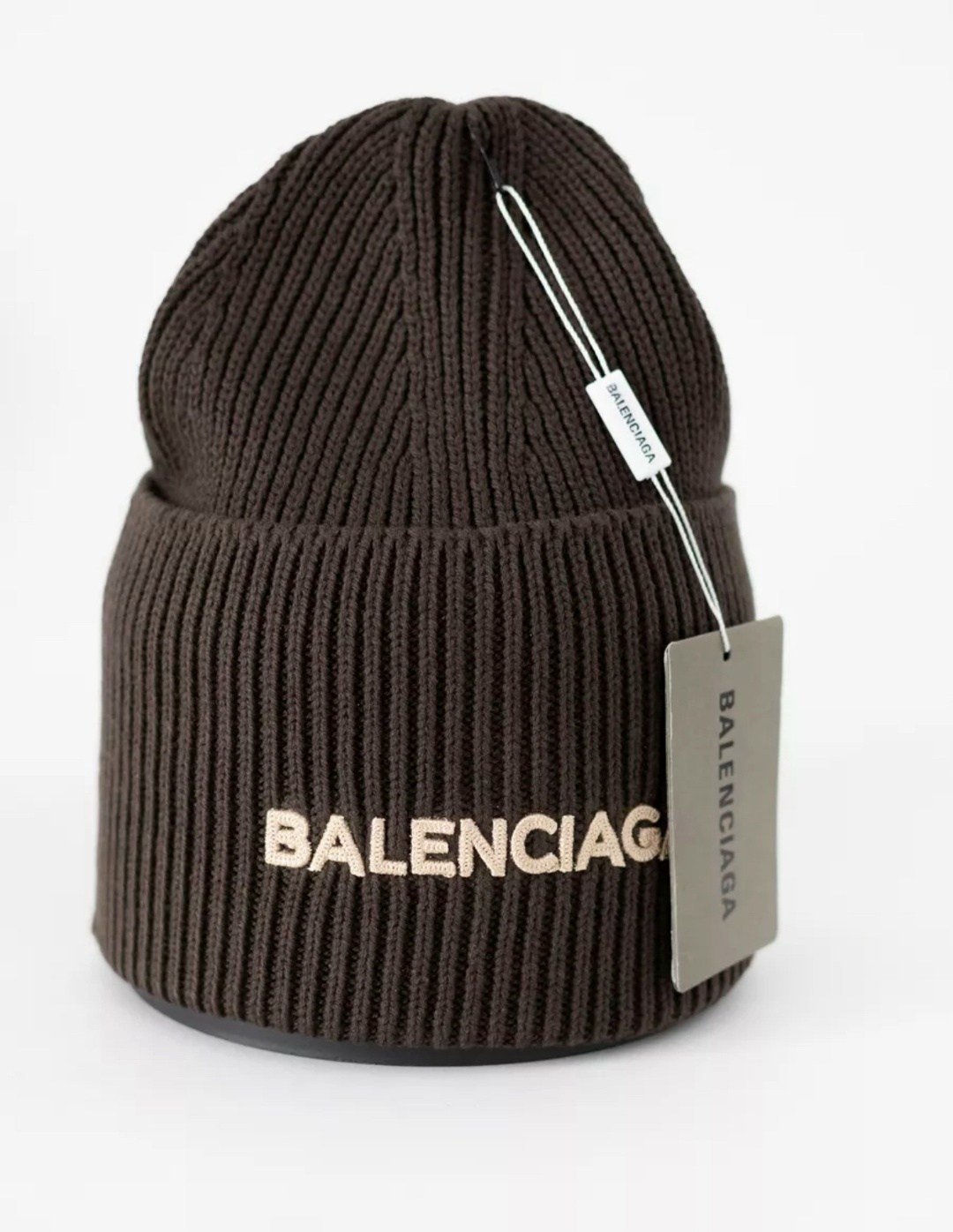 шапка balenciaga,шапка баленсиага,баленсиага головные уборы,шапка баленсиага женские,стильная шапка