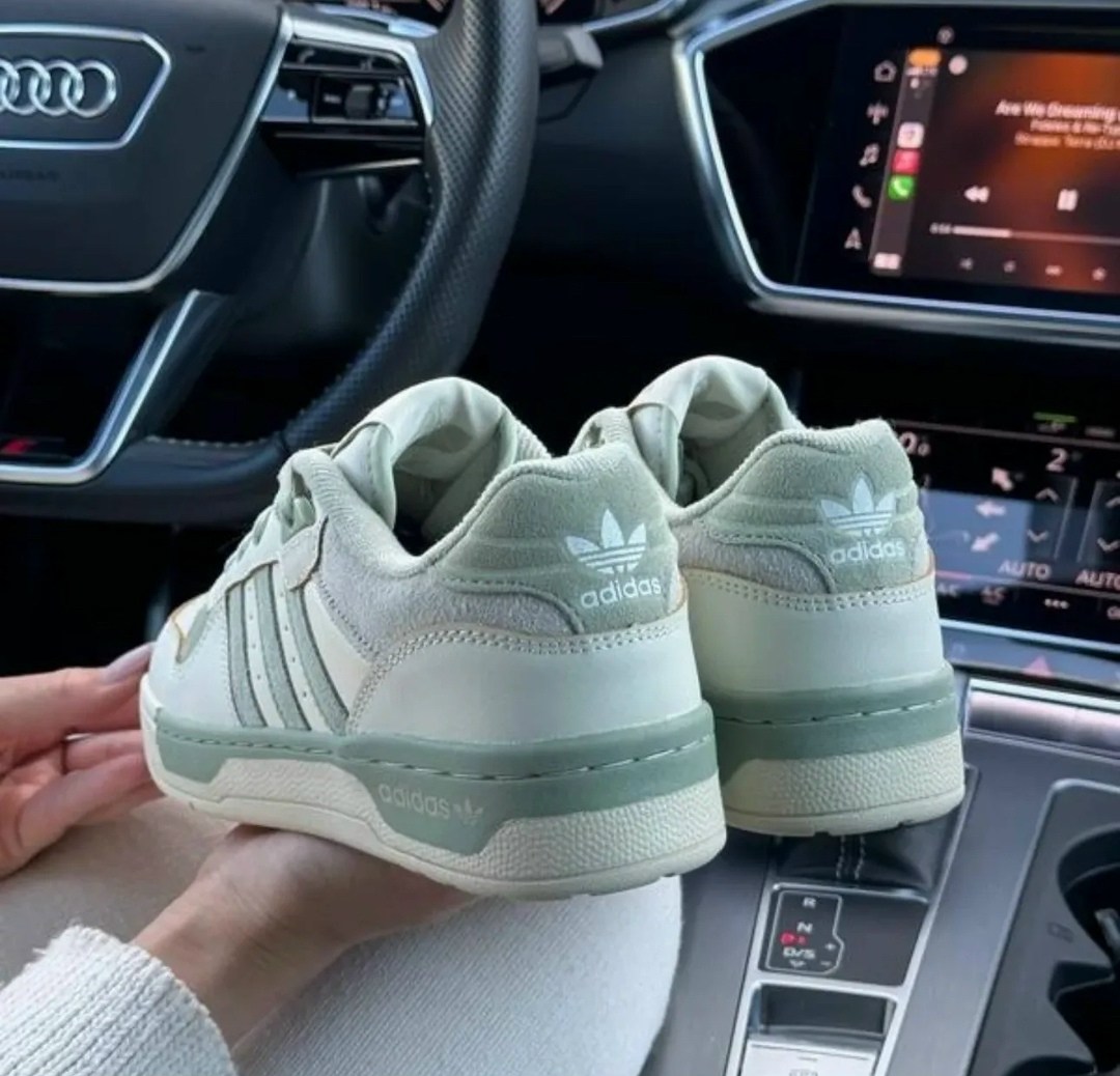 женские кроссовки adidas,кроссовки adidas,кроссовки адидас,adidas forum low 84 бежевый лайт,кроссовки