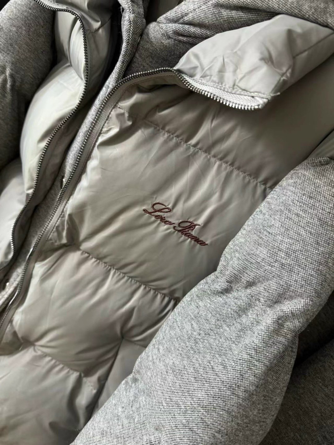 серый костюм тройка,костюм тройка женский,пуховик повседневный,костюм женский теплый,костюм на флисе