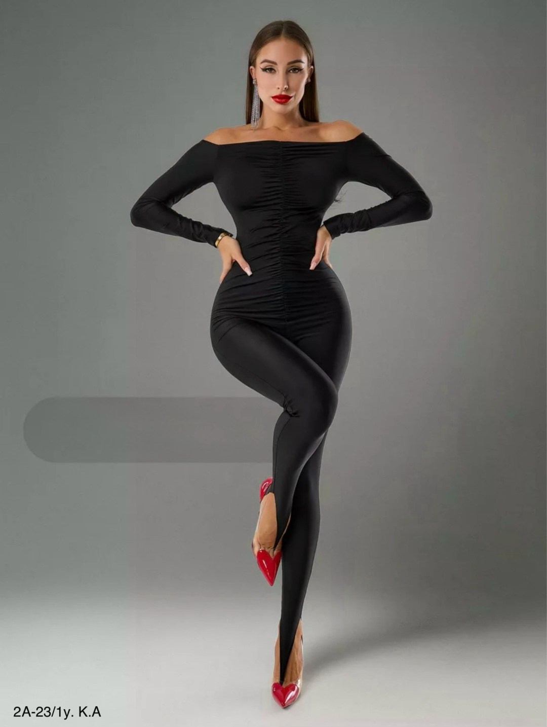 девушка,женская фотосессия,фотосессия блондинка,леся никитюк 2025,телеведучий