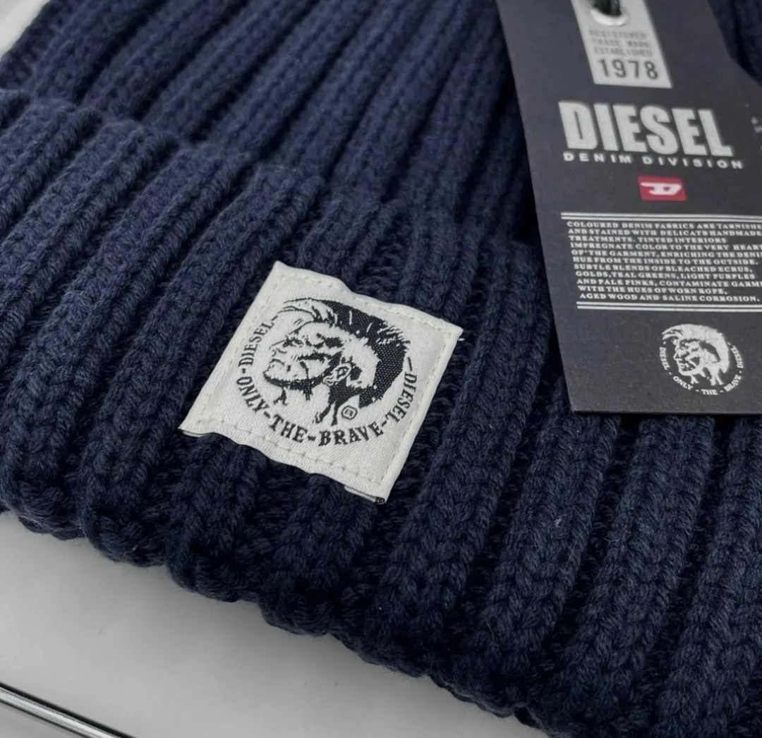 шапка мужская с помпоном,мужские шапки,шапка diesel,мужская зимняя шапка,шапка вязаная с помпон