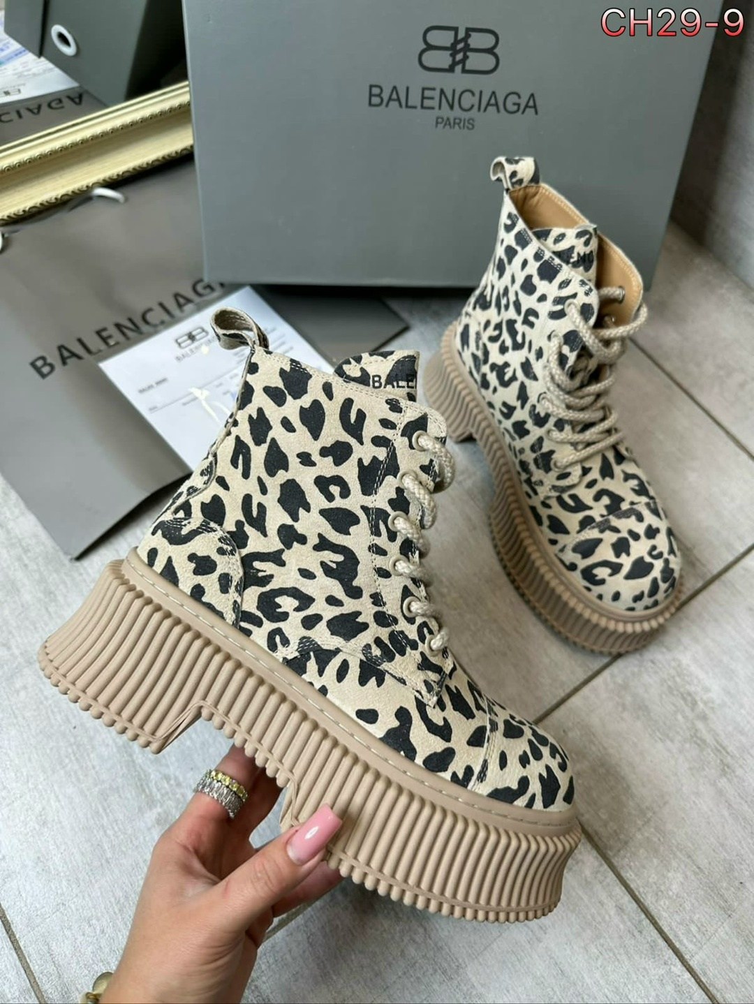 ,модная женская ,женские ботинки,леопардовые ботинки,женская