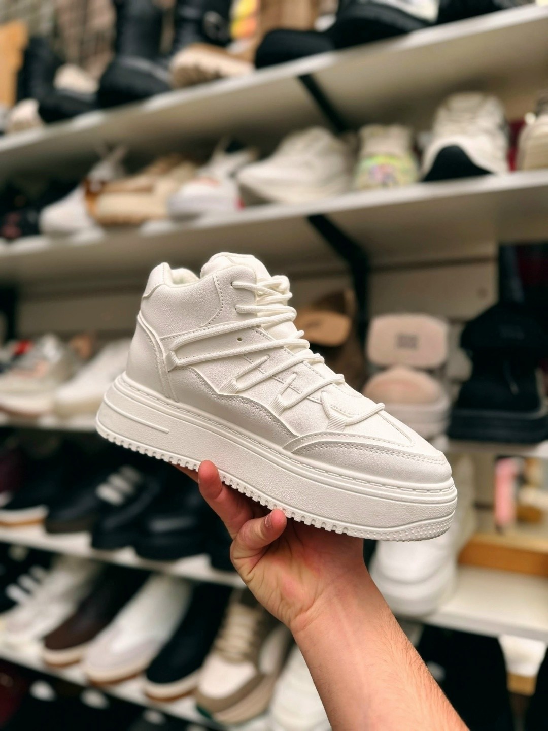 ,кроссовки женскиe,кроссовки женские высокие,кроссовки модные,кроссовки для женщин