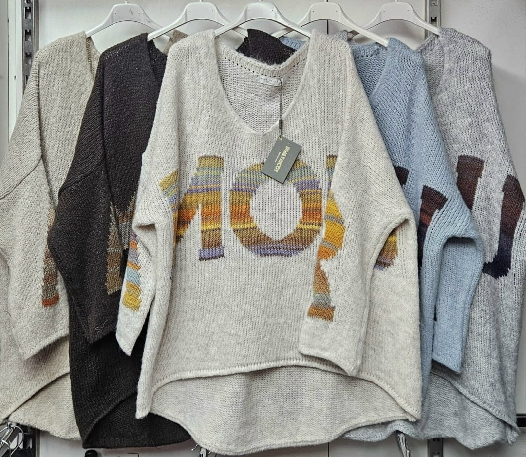 женский свитер,кофта женская,кофта свитер,свитер с вышивкой,вязаные свитера женские