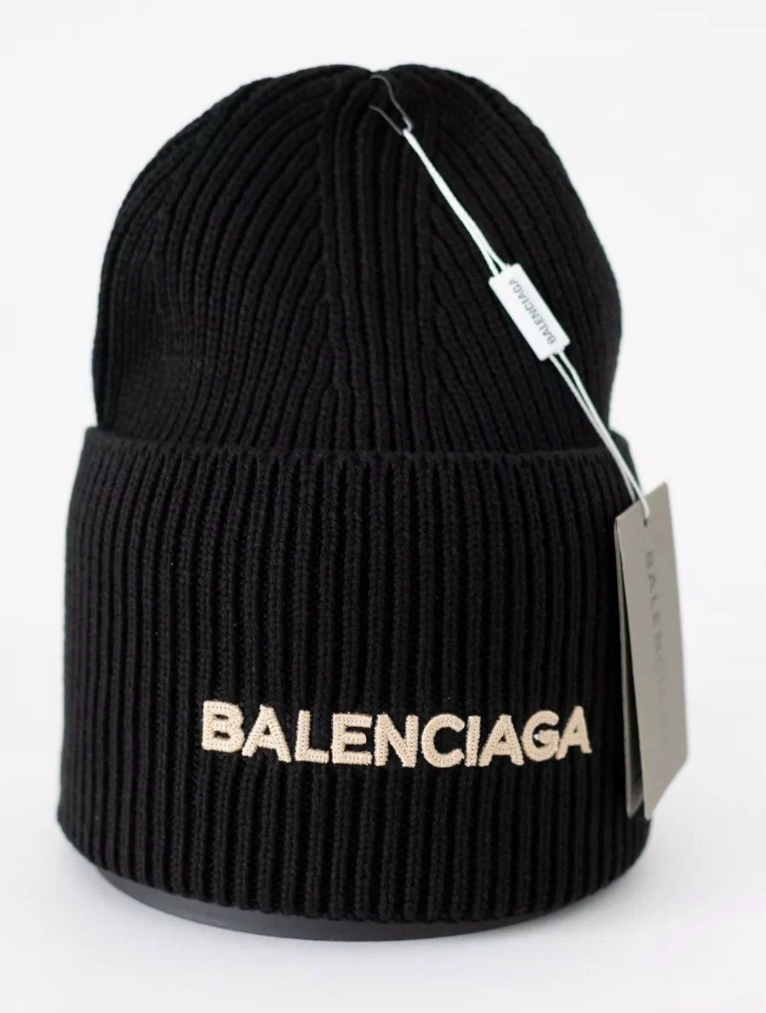 шапка balenciaga,шапка баленсиага,баленсиага головные уборы,шапка баленсиага женские,стильная шапка