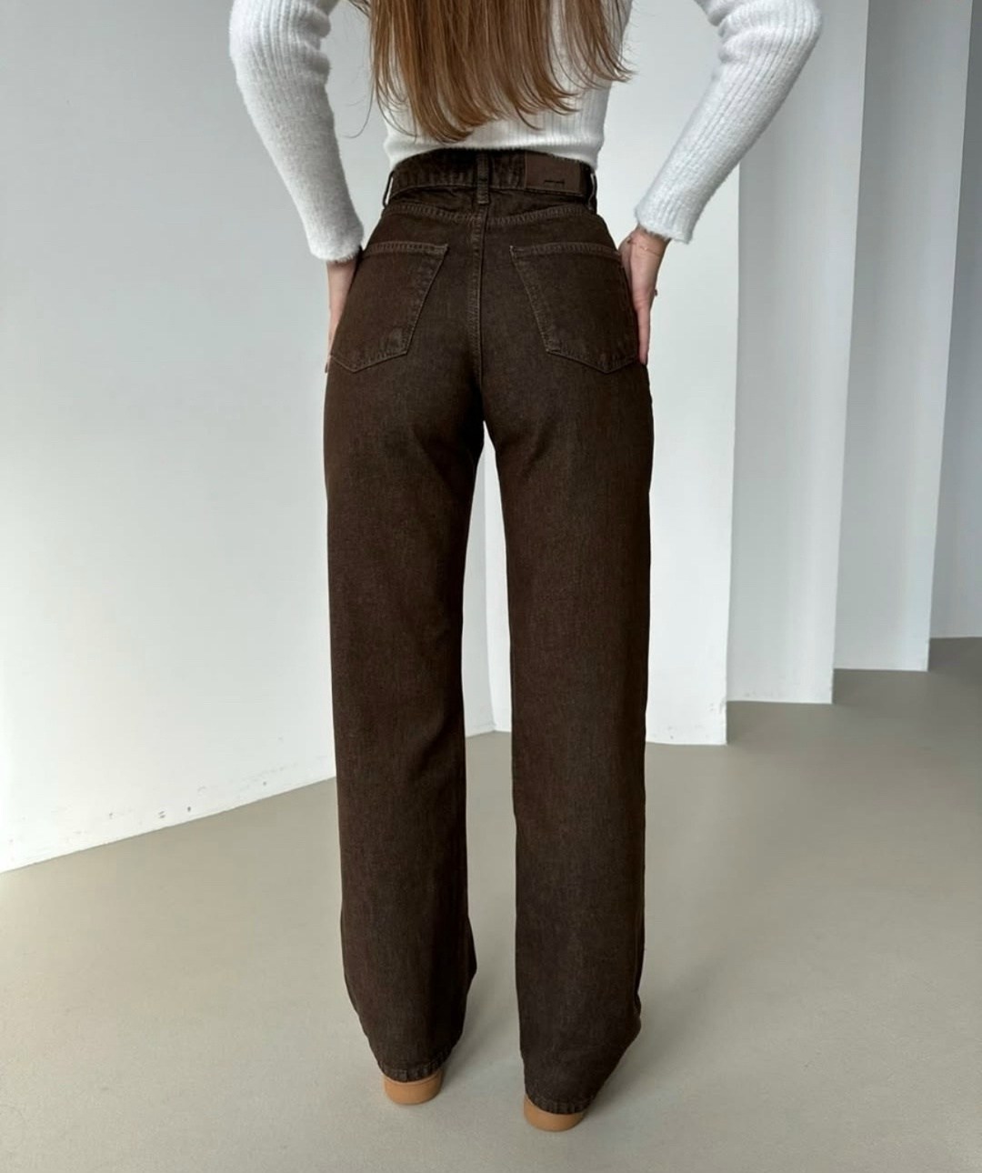 джинсы брюки,джинсы широкие,джинсовые брюки,джинсы коричневые,прямые джинсы