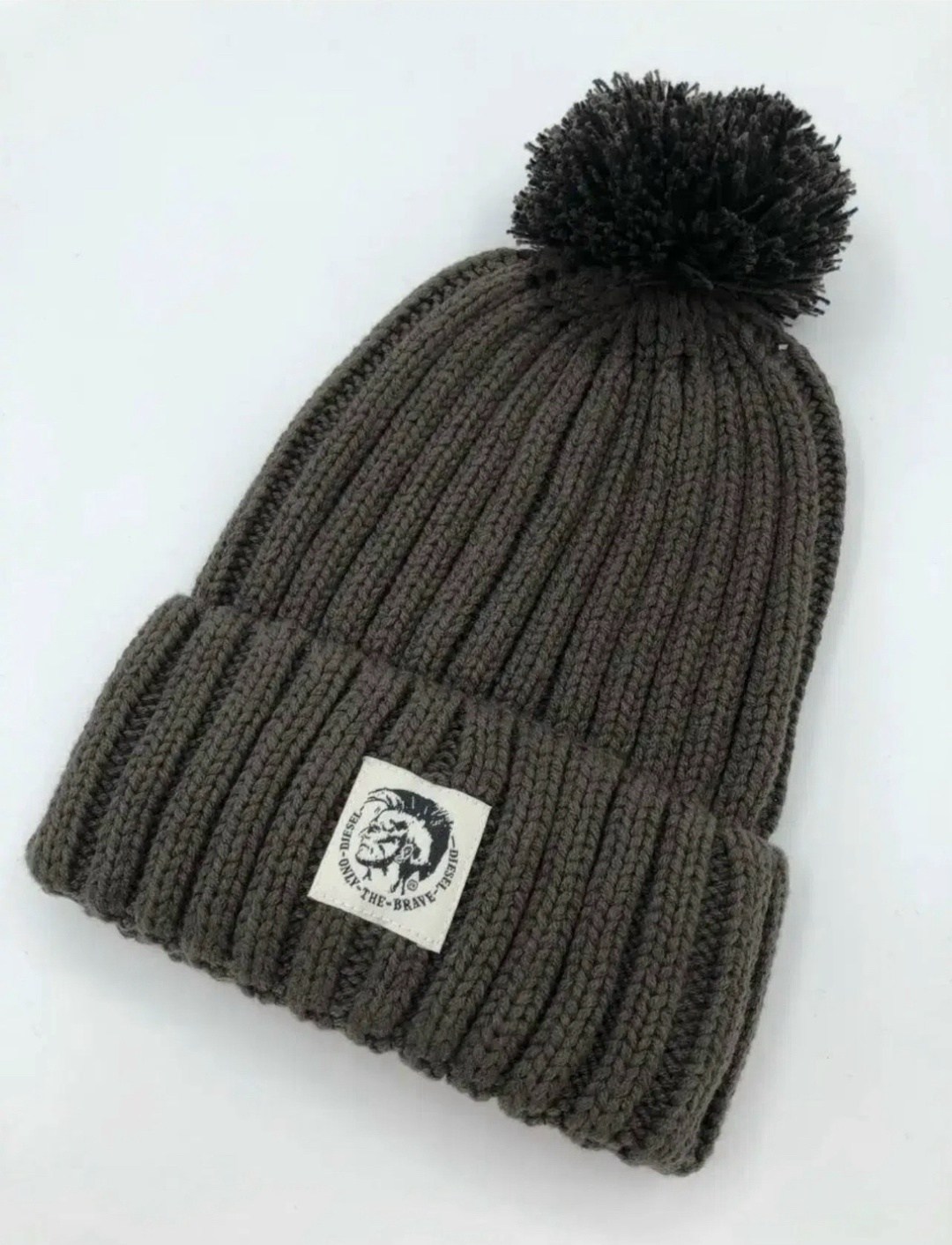 шапка мужская с помпоном,мужские шапки,шапка diesel,мужская зимняя шапка,шапка вязаная с помпон