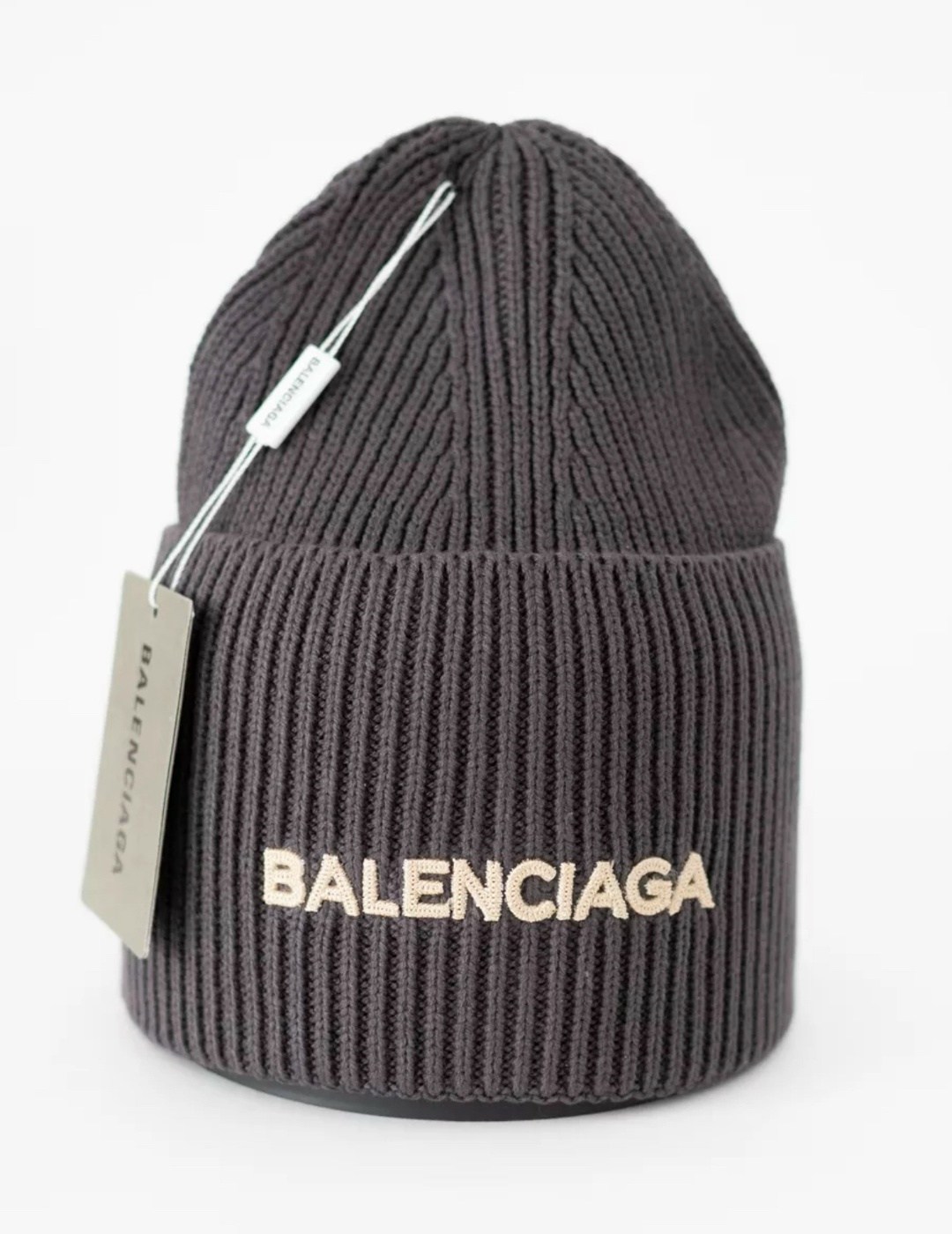 шапка balenciaga,шапка баленсиага,баленсиага головные уборы,шапка баленсиага женские,стильная шапка